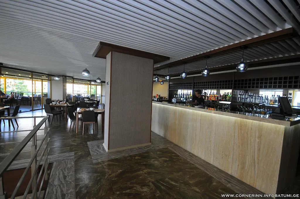Hotel Corner Inn Batoemi 4*,  Georgië
