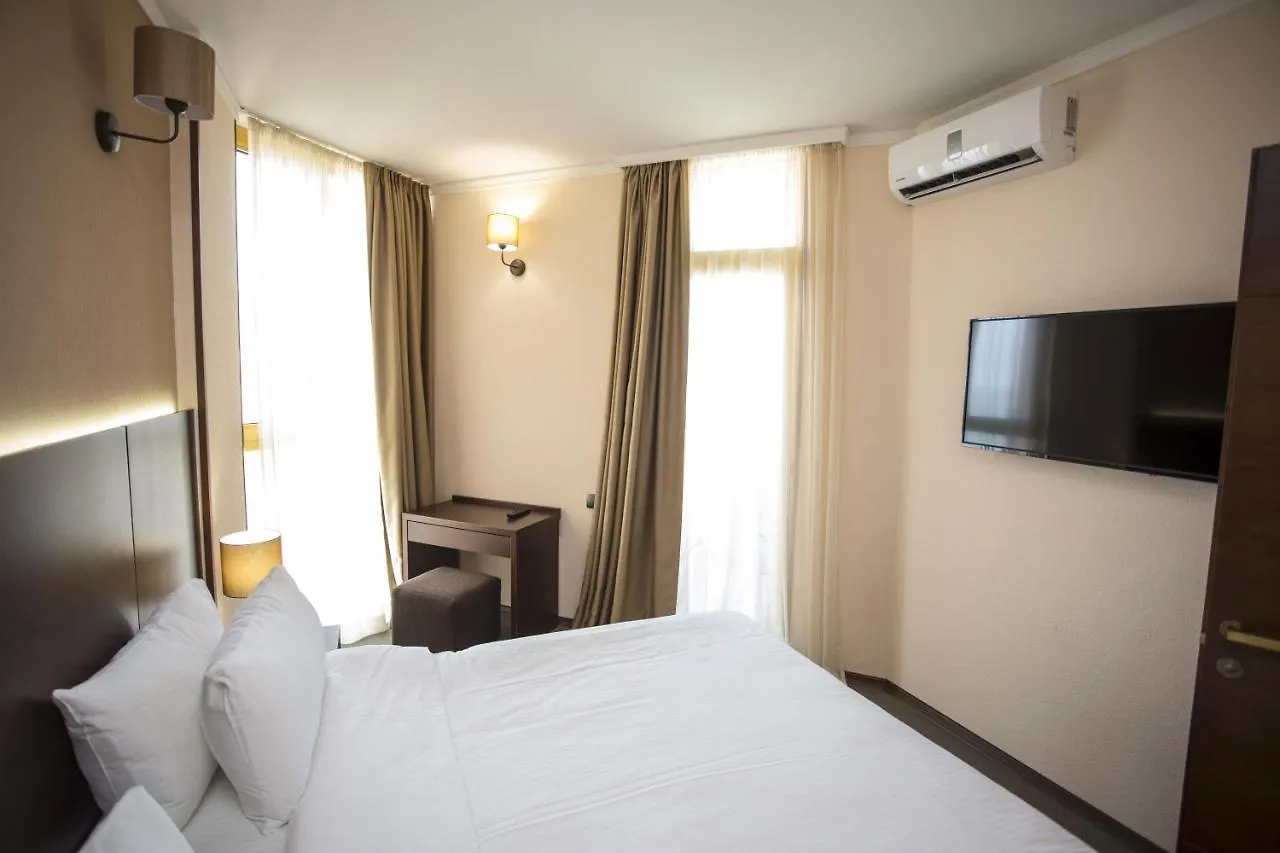 Hotel Corner Inn Batumi 4*,  Georgia