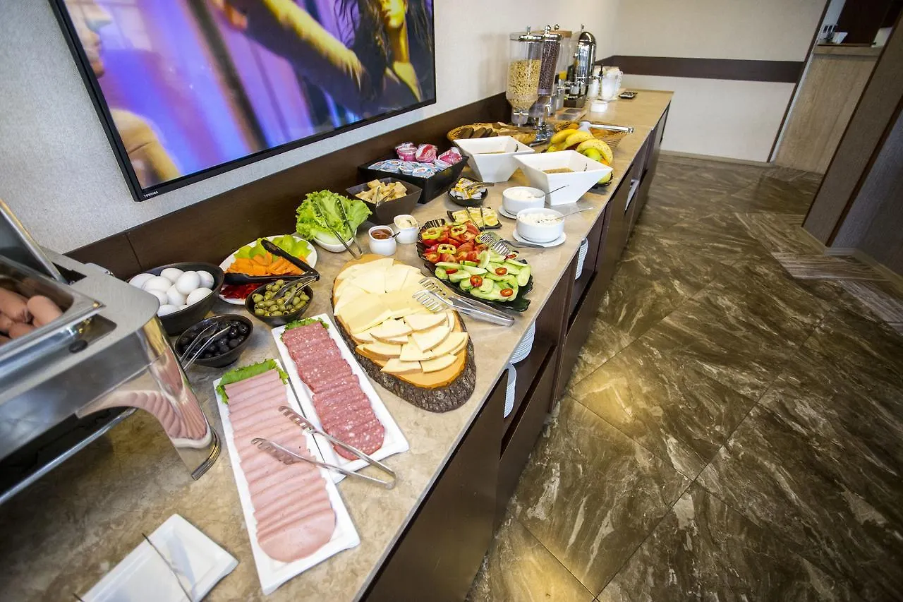 Hotel Corner Inn Batumi 4*,